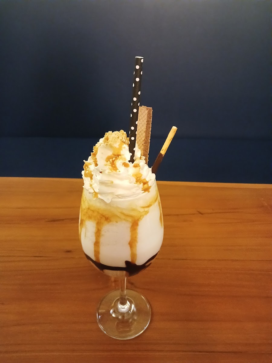 Gotham Cafe and Billiard