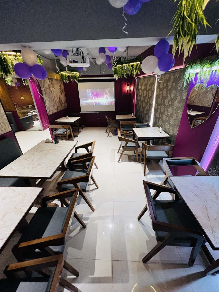 THE HEART CAFE Nikol