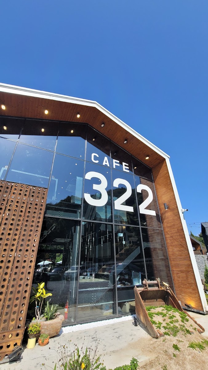 Cafe 322