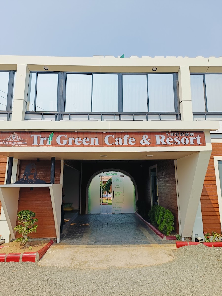 Tri Green Cafe & Resort