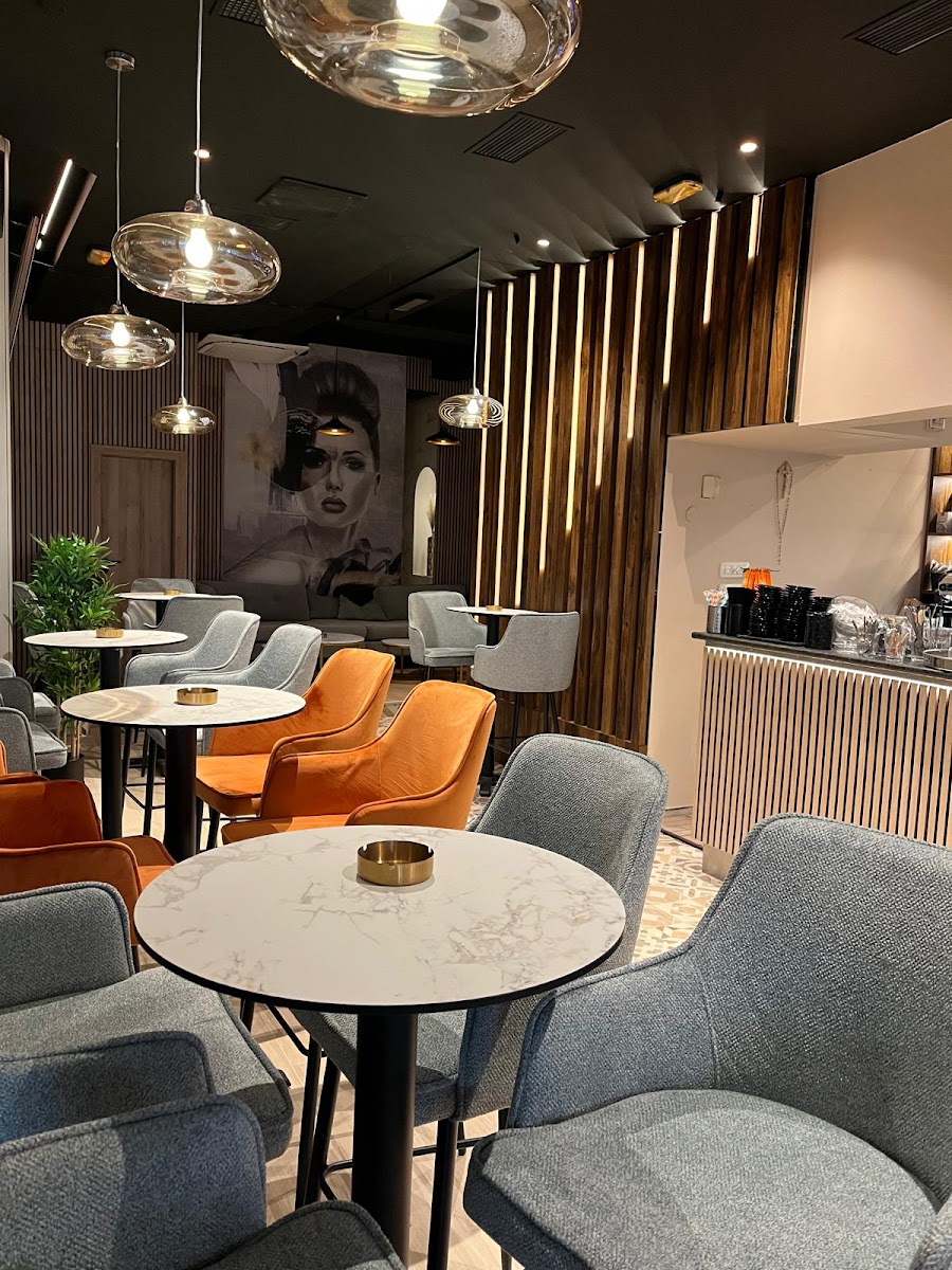 Caffe Bar Latino & Miss