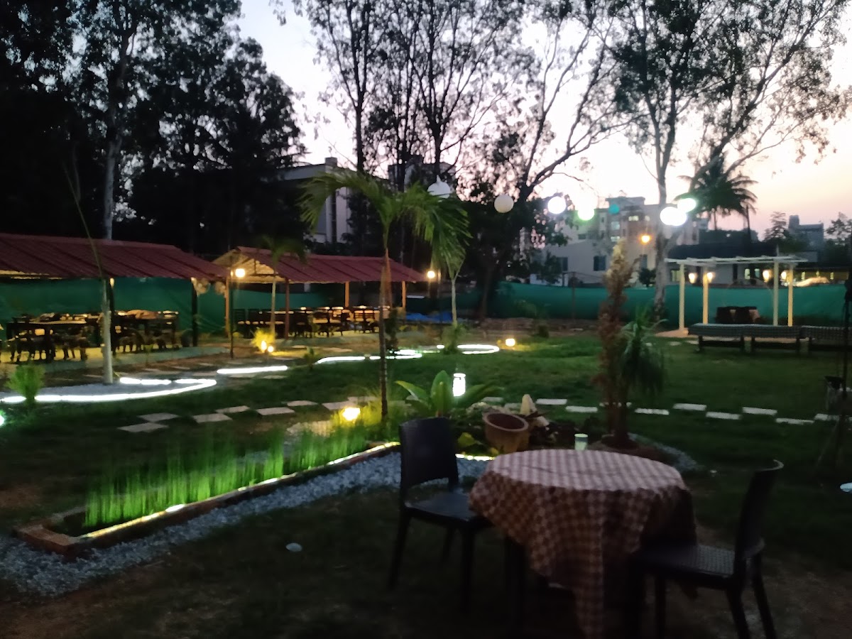 LITTLE ROCKS Private Events cafe