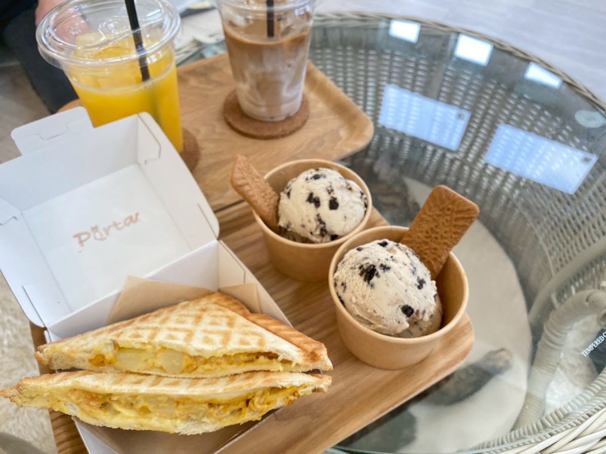 保護猫カフェ&ドッグランPorta