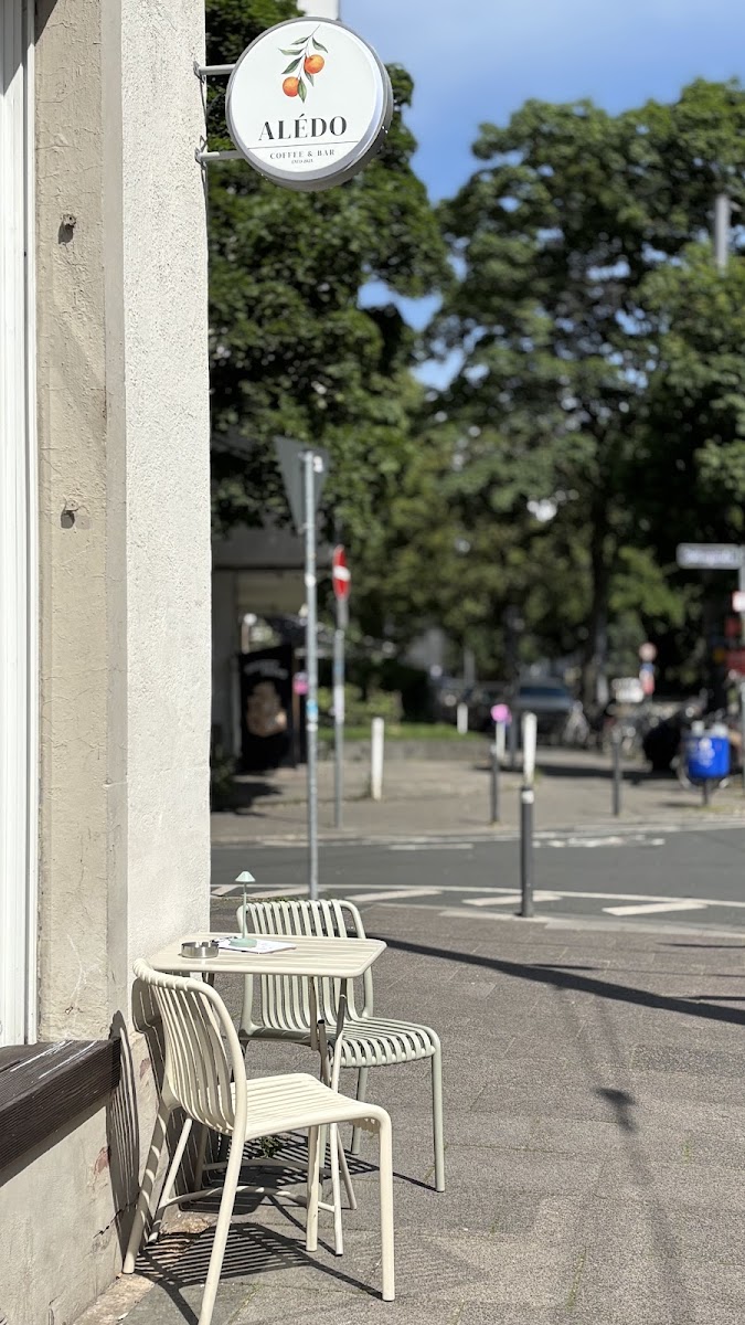 Alédo Coffee & Bar