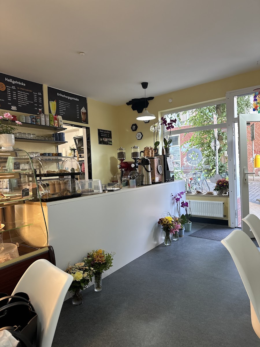 ESTEL Café & Backshop