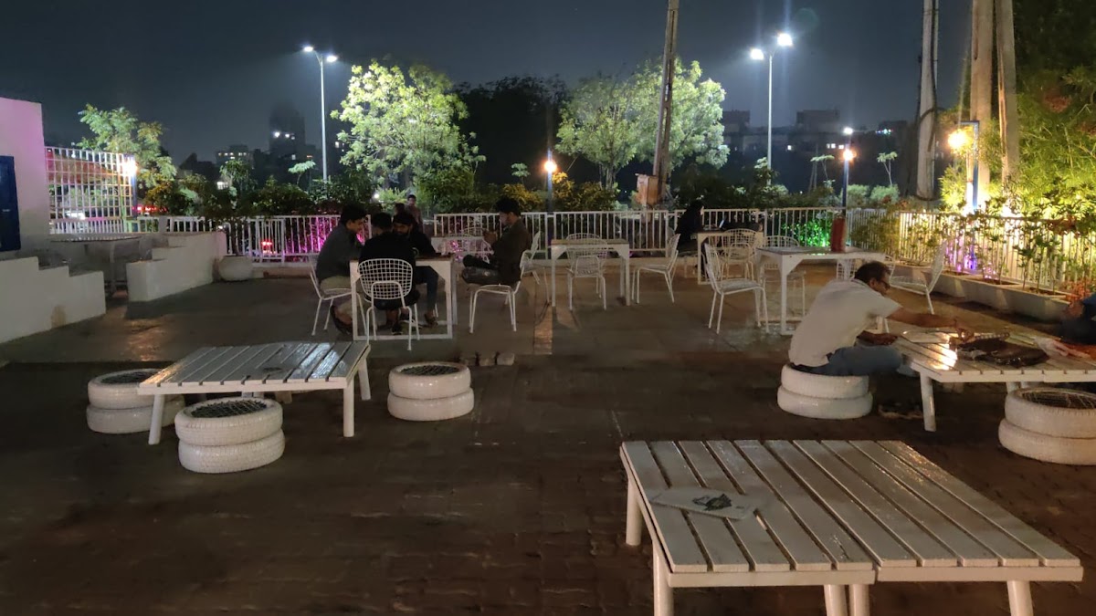 The Bikers Den - Cafe, Pool and Snooker