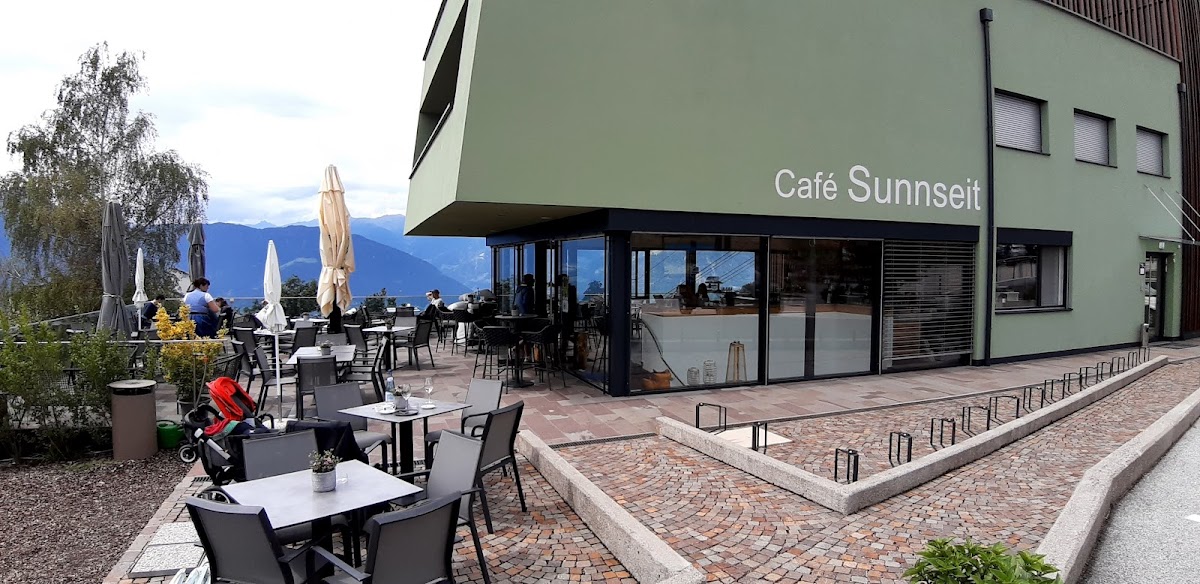 Cafe Sunnseit remembers