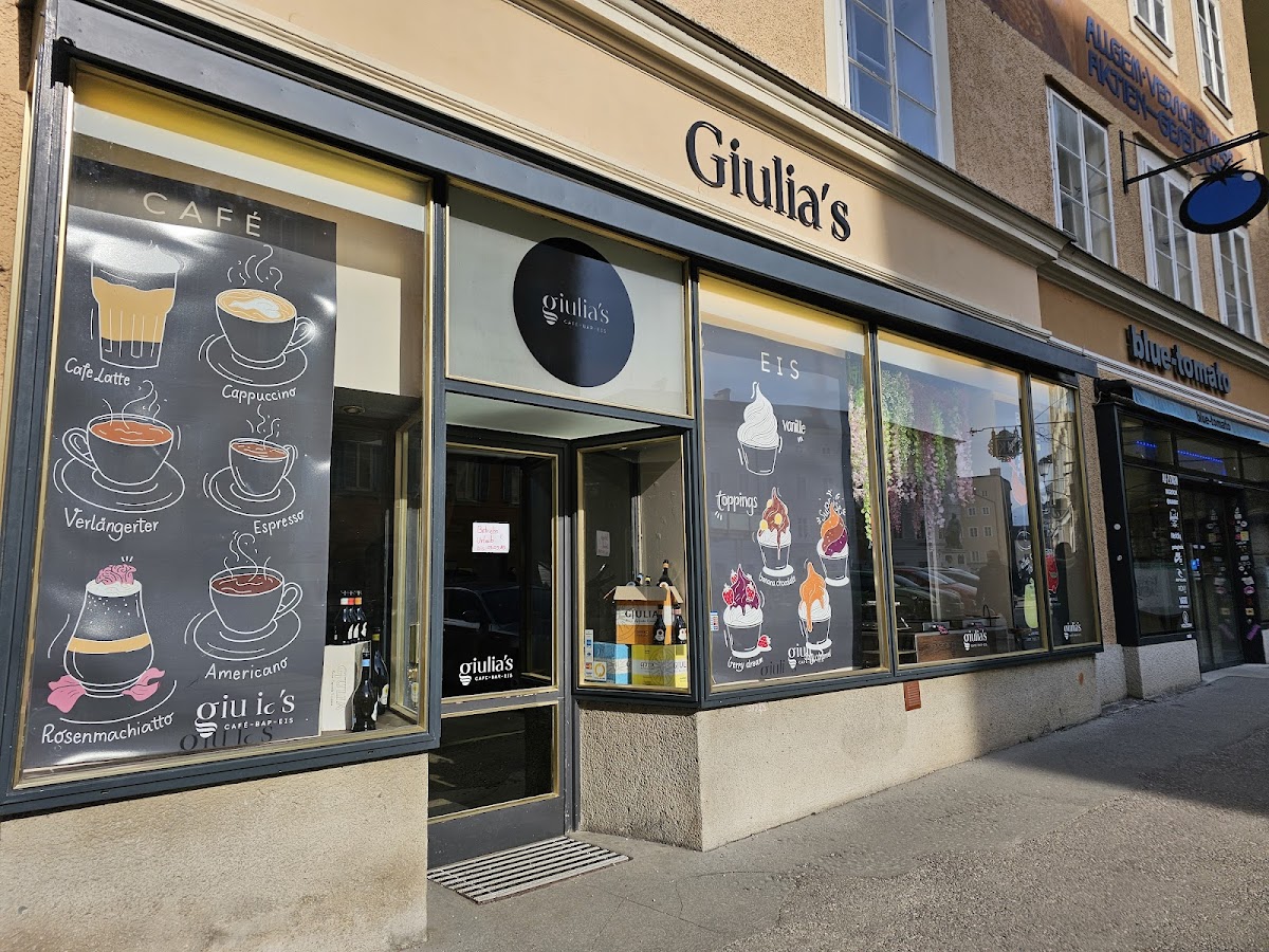 Giulia's Café Bar Eis