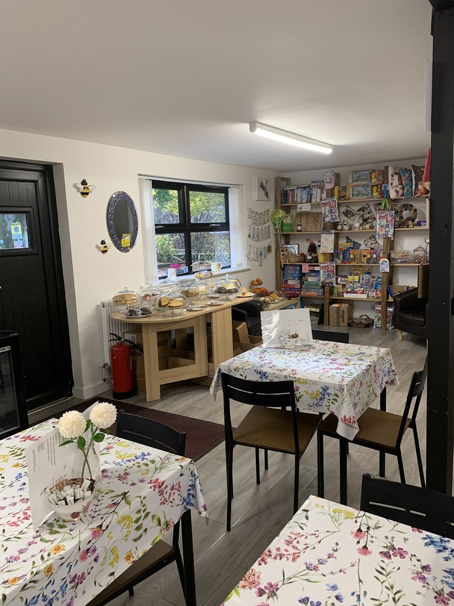 The Bee Hive Cafe/Shop