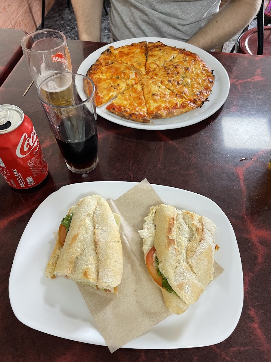 Cafeteria Pizzería Rally Car