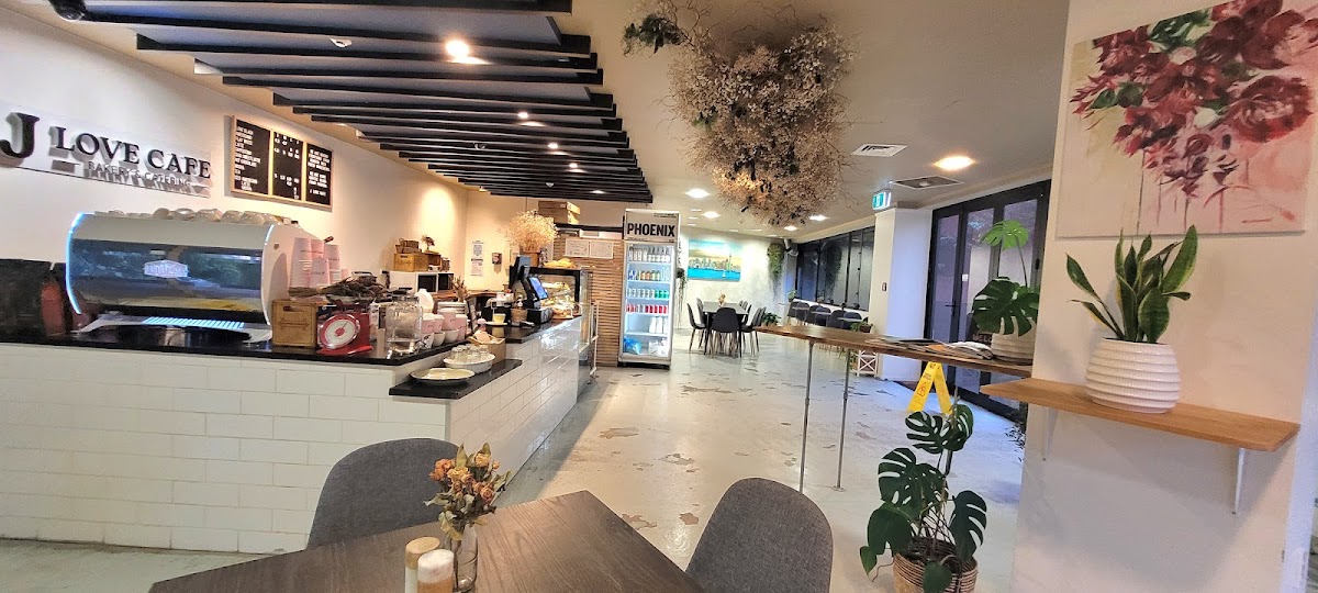 J LOVE CAFE
