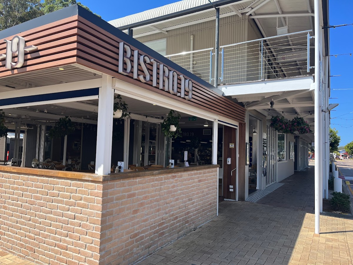 Bistro 19