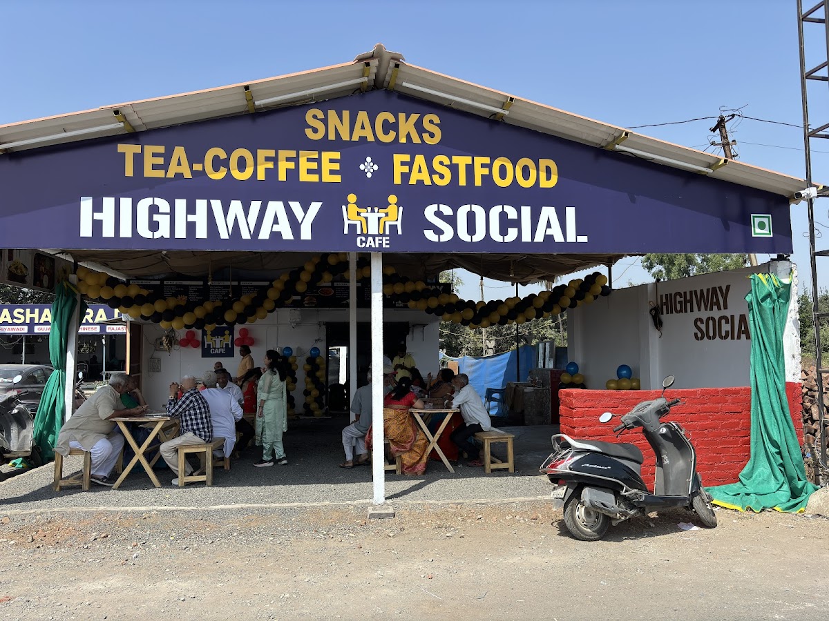 Highway Social Cafe - Best cafe on NH 48 near Valsad
