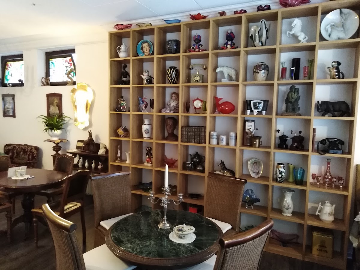 Café Antik - Familie Reiser