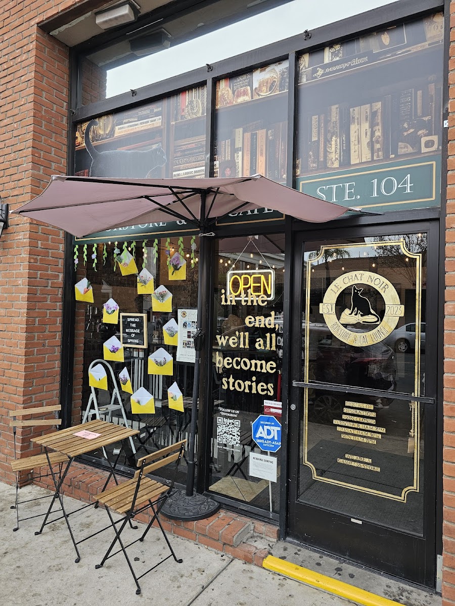 Le Chat Noir Bookstore & Cat Lounge