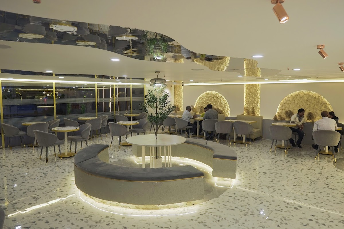 We Madam Cafe Lounge