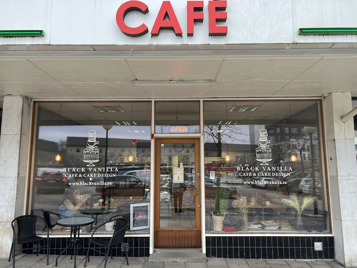 Black Vanilla Café